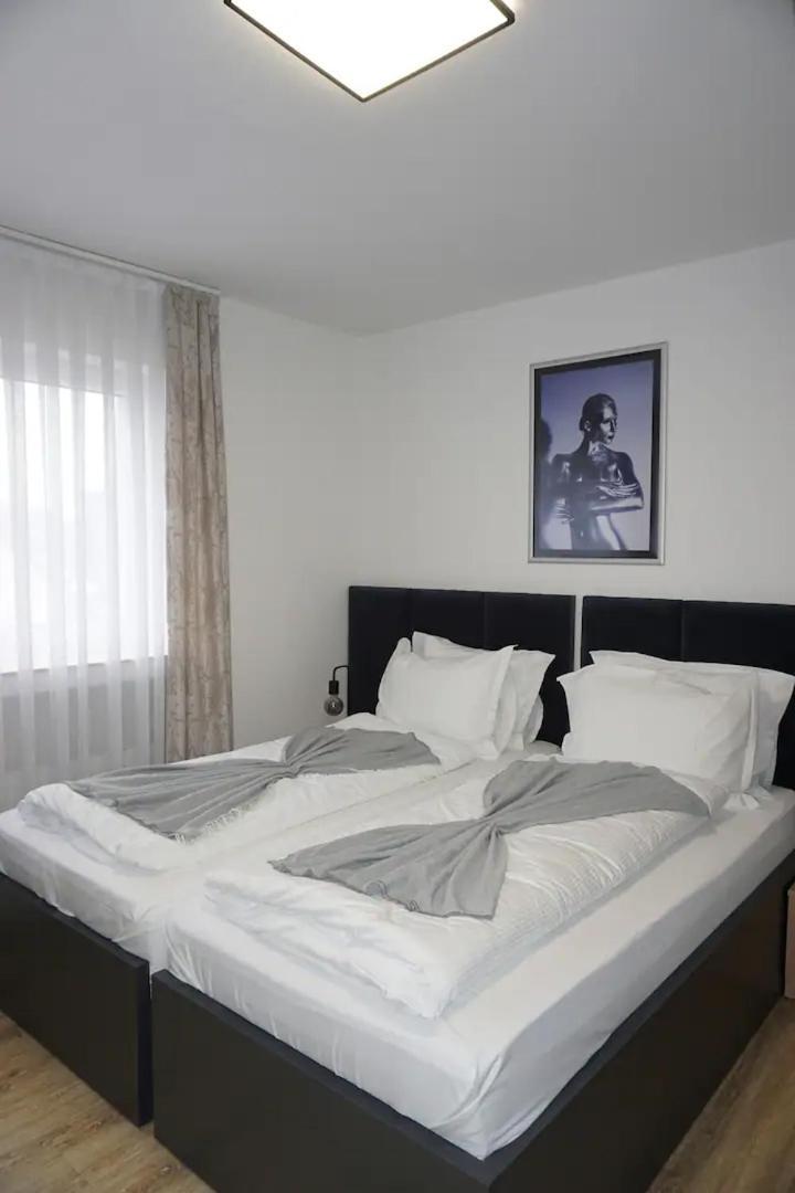 Hotel Dona Bergisch Gladbach Exterior foto